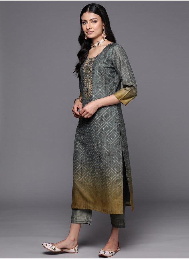 Libas Silk Embroidered Kurta with Solid Trousers and Printed Dupatta Set by Styli  - Image 2