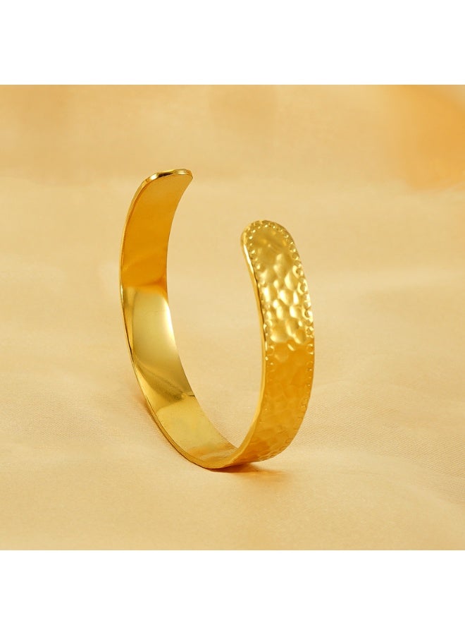 AMETOER 18K Gold-Plated Stainless Steel Open Cuff Bracelet for Women | Versatile Hammered C-Shaped Design - Image 4