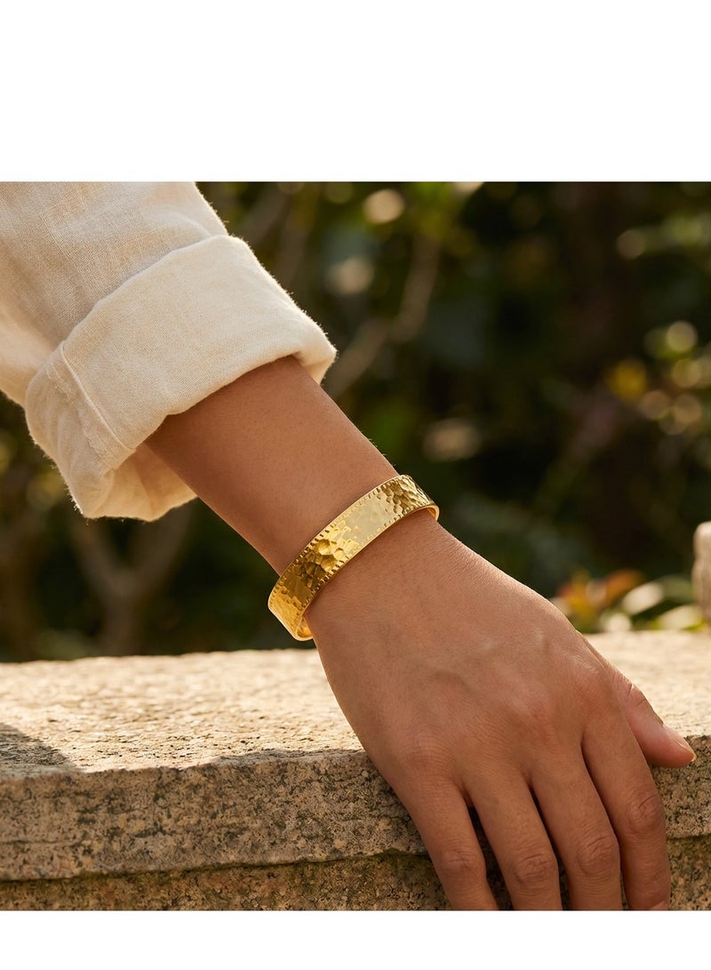 AMETOER 18K Gold-Plated Stainless Steel Open Cuff Bracelet for Women | Versatile Hammered C-Shaped Design - Image 3