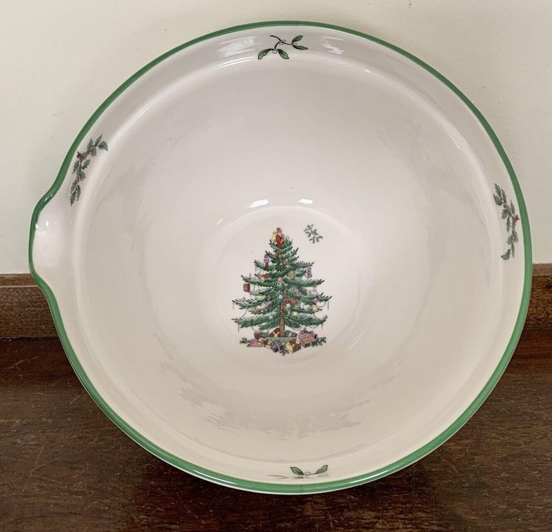 Spode إبريق خليط شجرة عيد الميلاد من سبود 2 كوارت مع مقبض وفوهة صب دقيقة أداة خبز عطلة من الخزف الفاخر أدوات الخبز الاحتفالية لعيد الميلاد آمنة في غسالة الصحون والميكروويف - Image 5