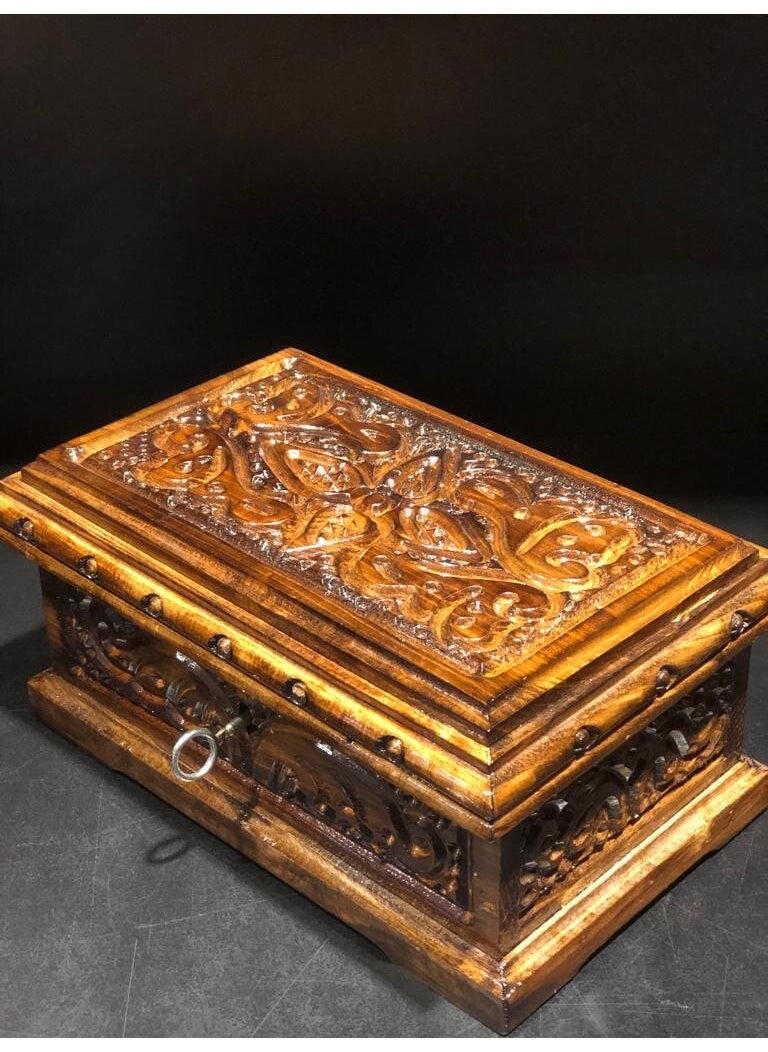 Lapidaria - Decorative Custom Made Locked Walnut Carved Chest Jewelry & Jewellery Box 24 cm - Image 1