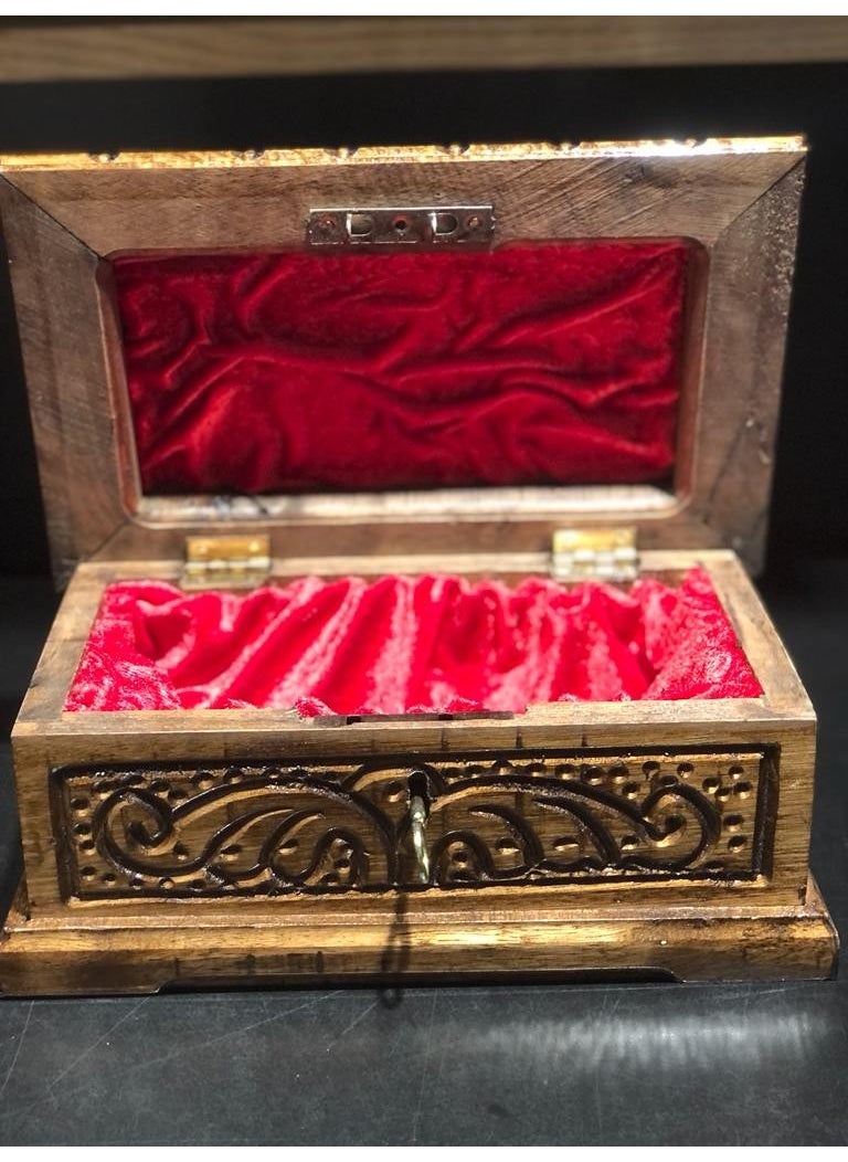 Lapidaria - Decorative Custom Made Locked Walnut Carved Chest Jewelry & Jewellery Box 24 cm - Image 1