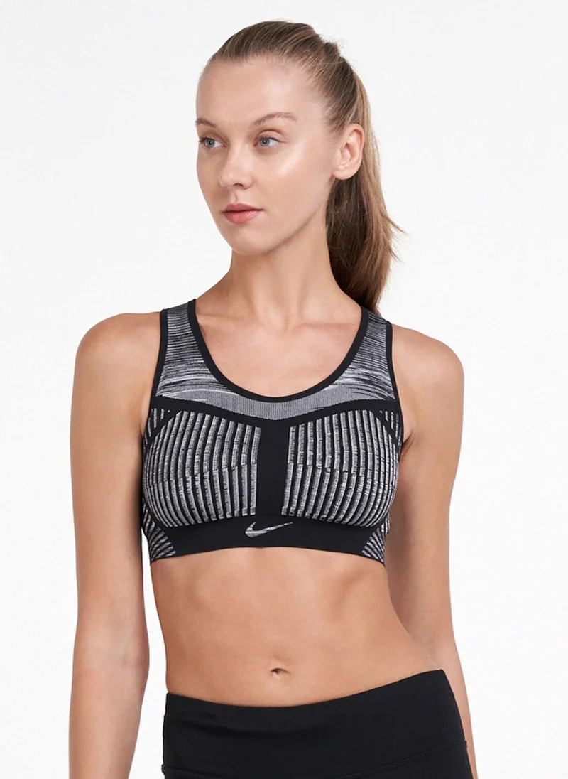 Nike Women's Phenom Flyknit Sports Bra