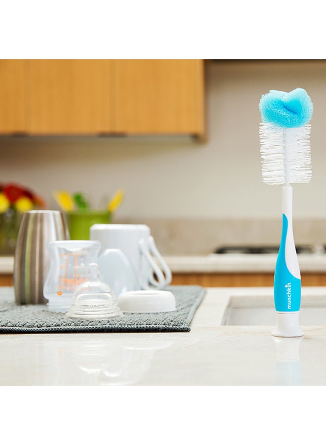 Munchkin Sponge 2-In-1 Bottle Brush Bonus Teat Brush Stored in Handle Assorted, 1 Pack - Image 4