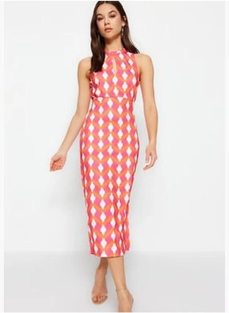 trendyol Red Crepe Retro Patterned Fitted/Sliding Cut Out Detailed Stand Knit Dress
