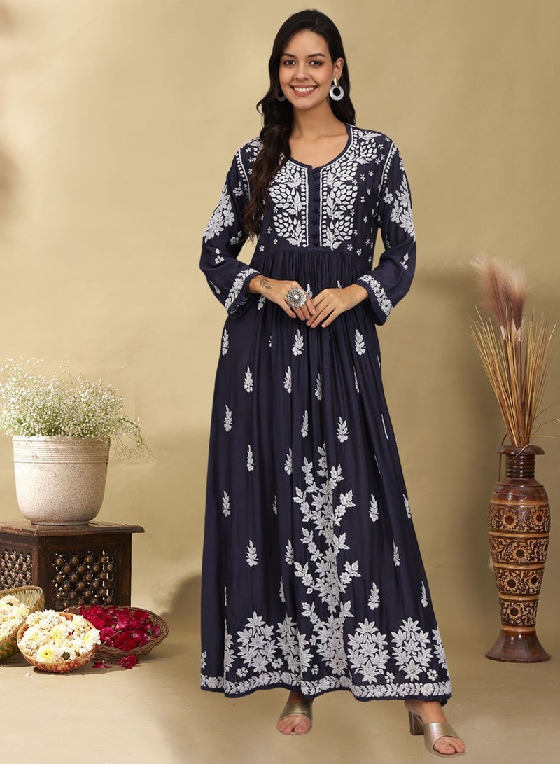 الايا جلابية شيكاري مطرزة يدويًا من الموسلين - Image 1