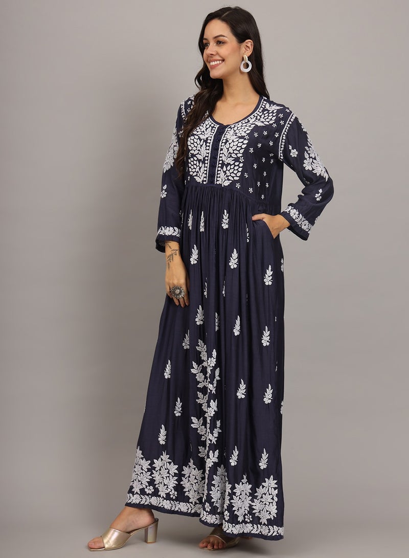 الايا جلابية شيكاري مطرزة يدويًا من الموسلين - Image 4