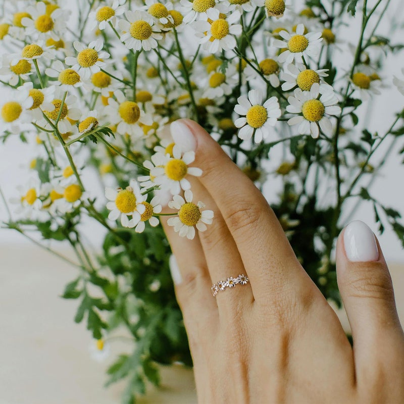 MILACOLATO 925 Sterling Silver Ring 18K Gold Plated Daisy Flower Ring Yellow Cubic Zirconia Polished Sunflower Stacking Statement Wedding Band Ring for Women Valentine's Jewelry Gifts, Size 7 - Image 3