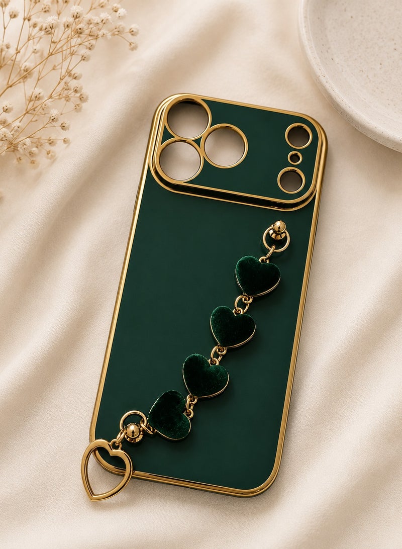 جراب سلسلة على شكل قلب باللون الأخضر الداكن لهاتف iPhone 17 Pro Max - غطاء خلفي لامع من مادة TPU بحافة ذهبية، وحزام يد، وحماية للكاميرا - Image 2