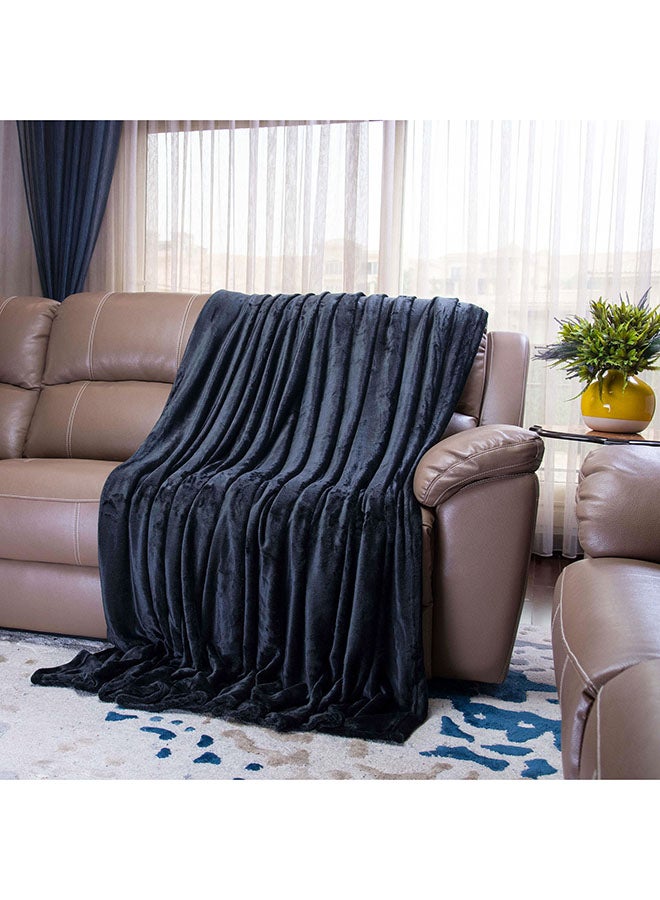 منترا بطانية خفيفة الوزن للسرير والأريكة 250 جرام لكل متر مربع مصنوعة من الألياف الدقيقة الممتازة فائقة النعومة باللون الأسود 152 × 203 سم. - Image 1