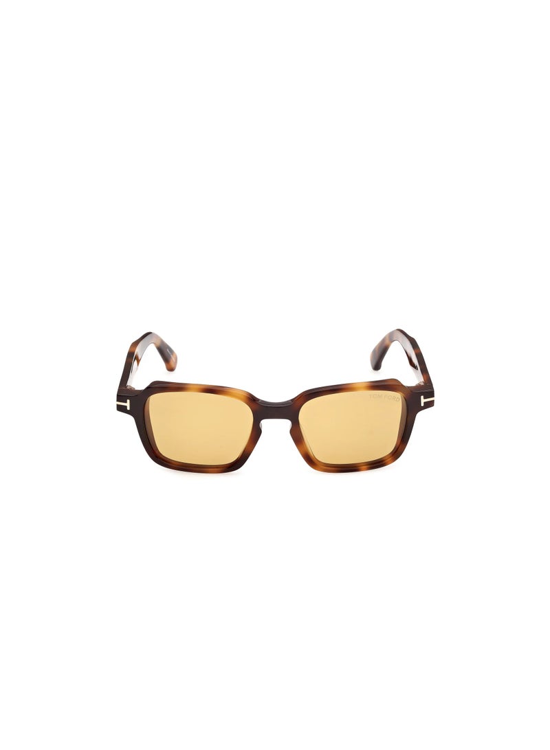 توم فورد نظارات شمسية مربعة بإطار كامل للرجال من توم فورد، طراز Ezra-02 FT1359 53E - Image 2