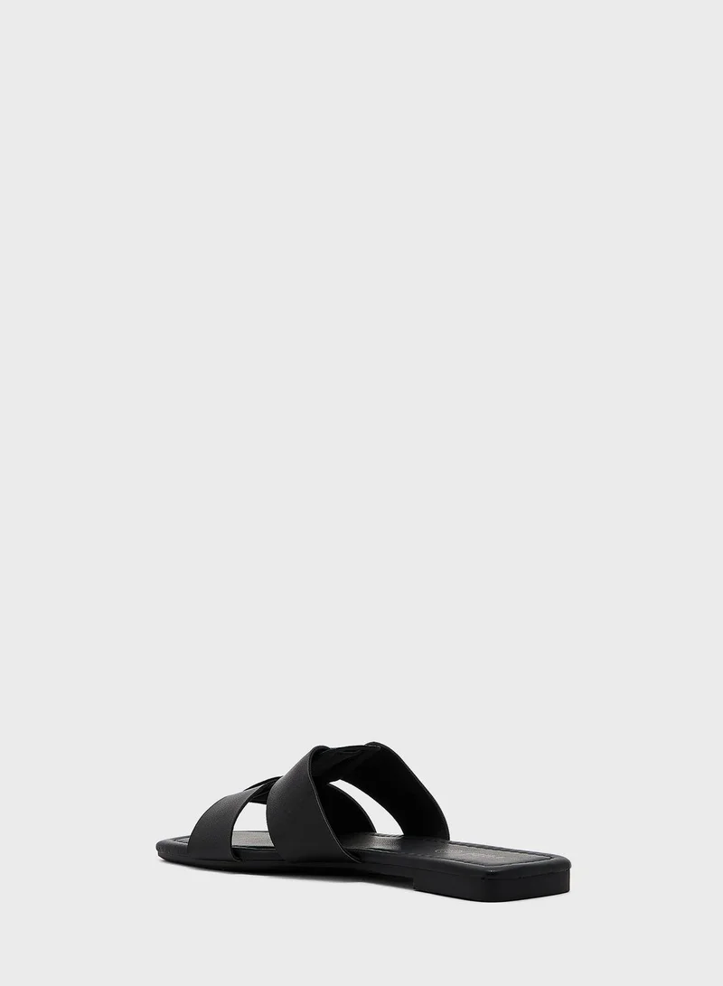 Rubi Farrah Fisherman Slides