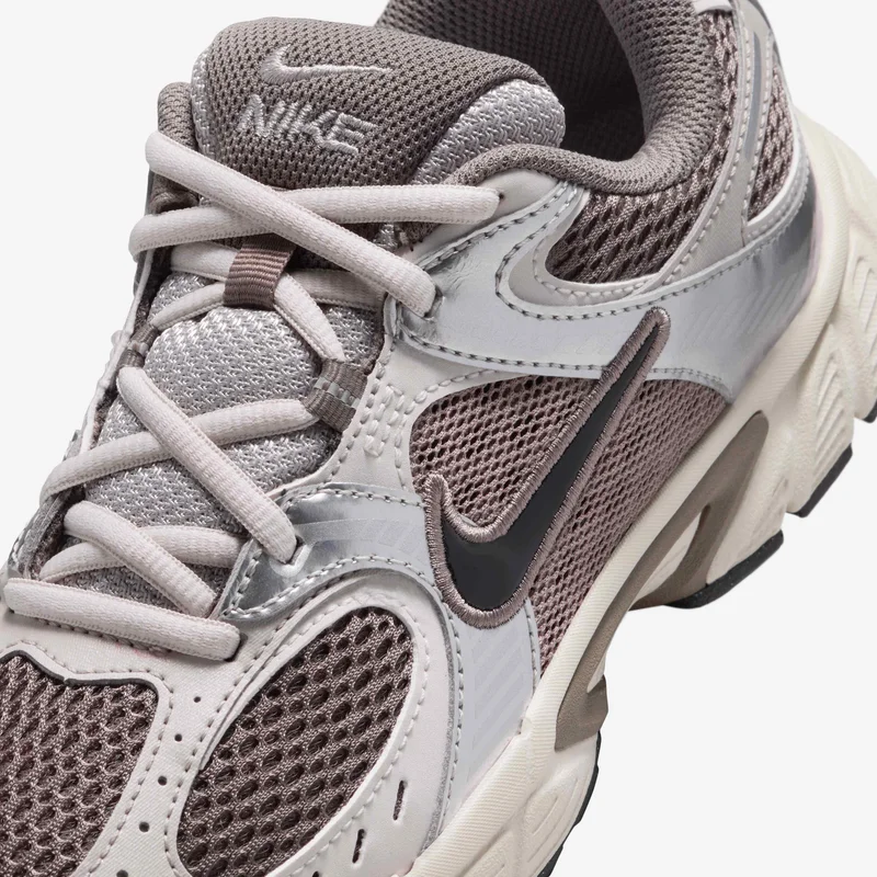 Nike Kids' V5 RNR Shoes