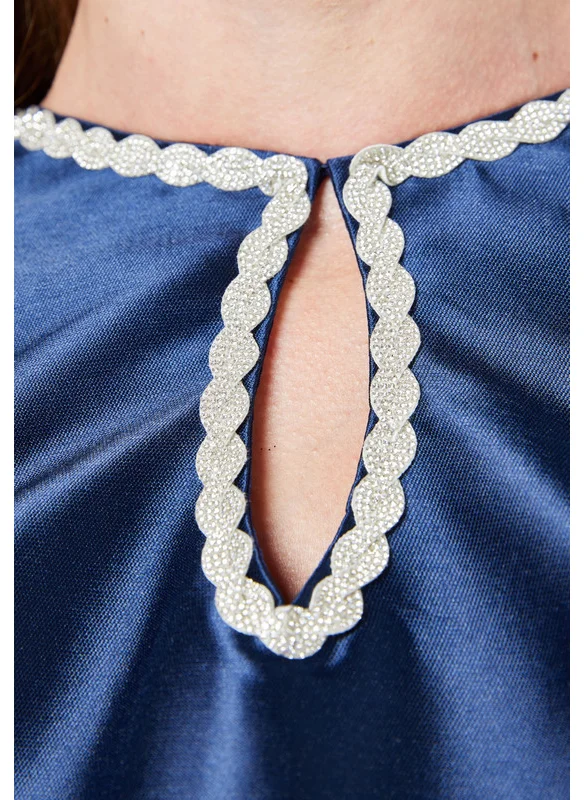 امري Crystal Embellished Keyhole Neck A-Line Gown