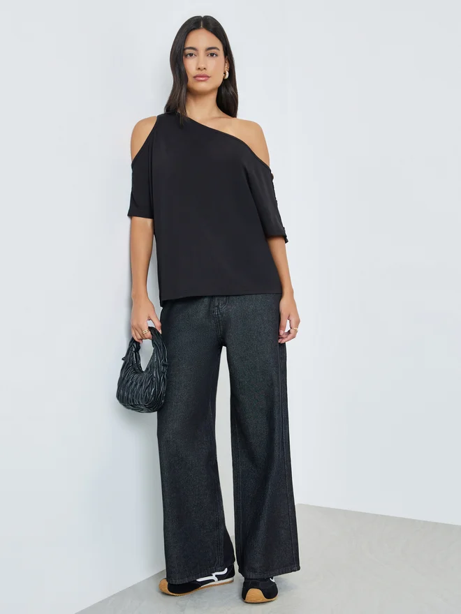 Styli Styli Black One Shoulder Short Sleeve Top