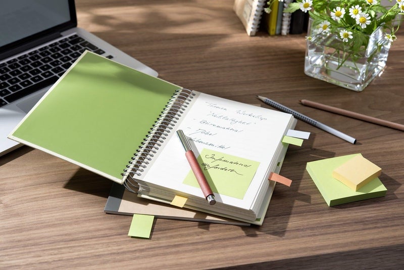 بوست-إت ملاحظات Post-it قابلة لإعادة التدوير، لون أصفر كناري، عبوة تحتوي على 6 ألواح، 100 ورقة في كل لوح، مقاس 76 مم × 76 مم، لون أصفر – ملاحظات لاصقة مصنوعة من ورق معاد تدويره بنسبة 100% - Image 3