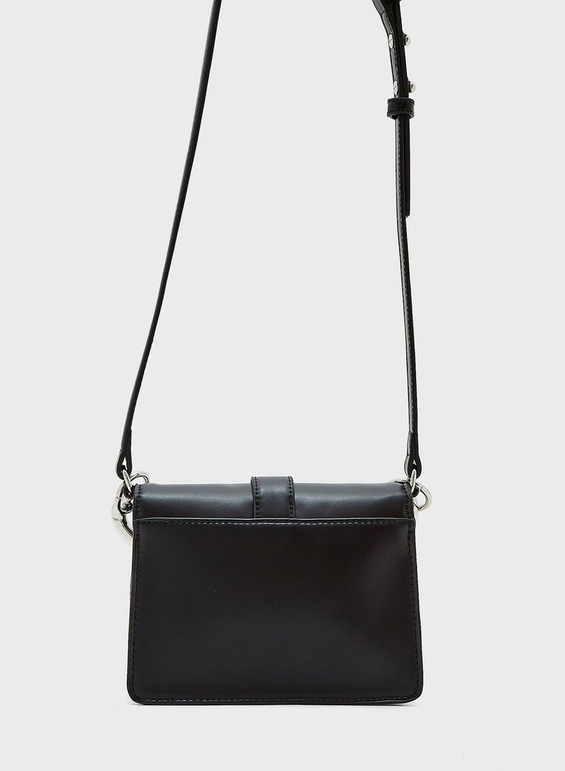 Item Chain Crossbody