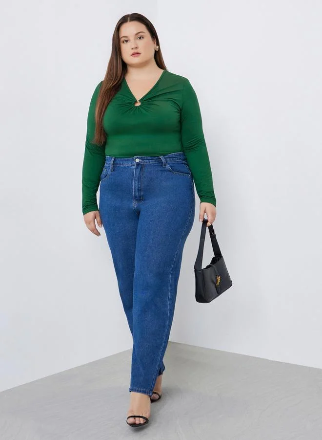 Styli Styli Plus Size Keyhole Detail Fitted Knit Top