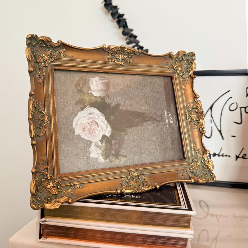 CISOO 5x7 Vintage Picture Frame Antique Ornate Bronze Gold Photo Frame, for Table Top and Wall Display, Decorative Floral Design Retro Home Decor, Photo Gallery Art - Image 3