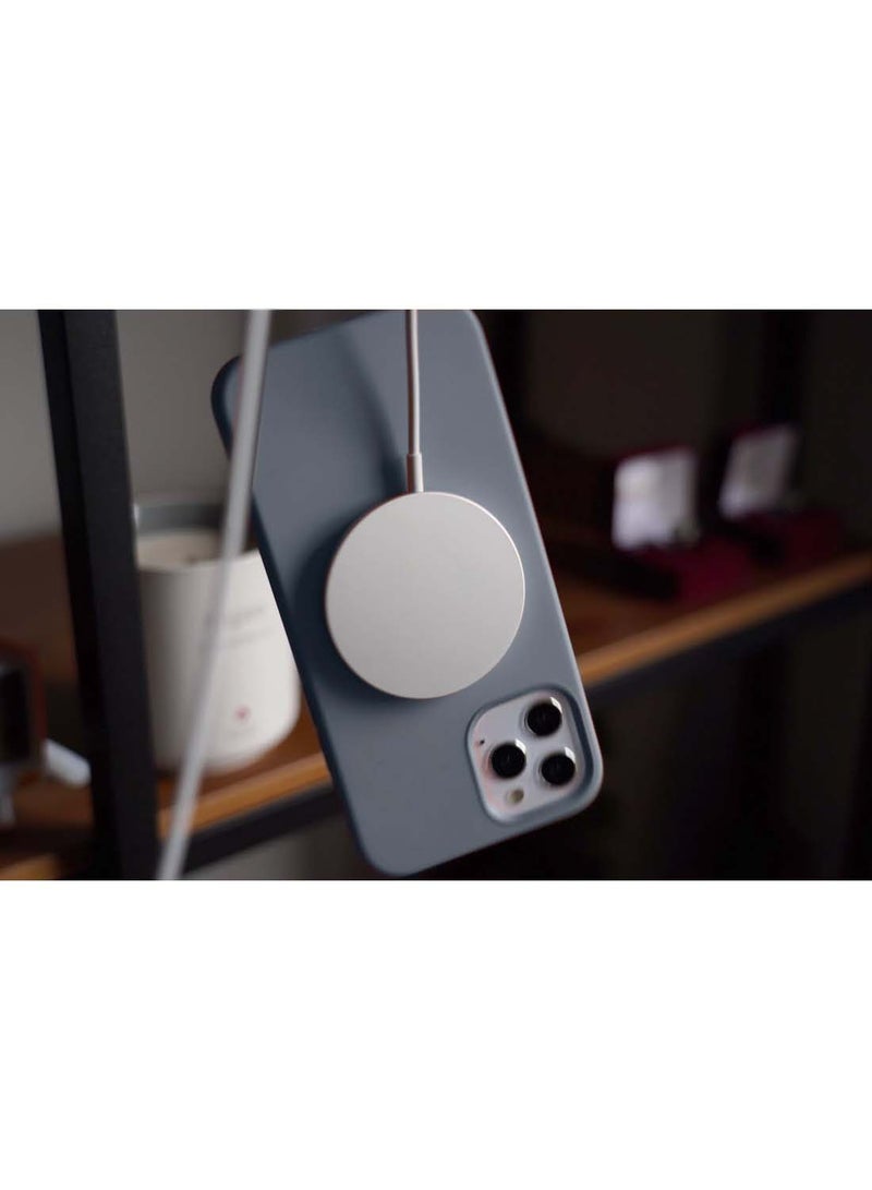 غطاء الحماية من السيليكون السائل الناعم لآيفون ١٦ برو ٢٠٢٤ من أبل -  الأزرق الحالي - view 5