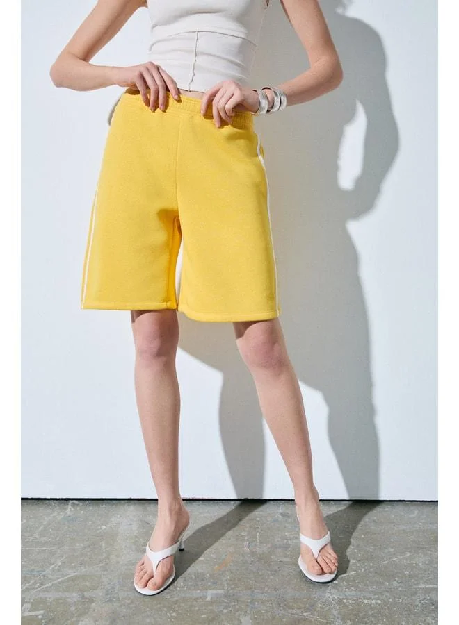 Grimelange UYUNI Women's Soft Organic Fabric Stripe Detailed Double Pocket Yellow Capri.