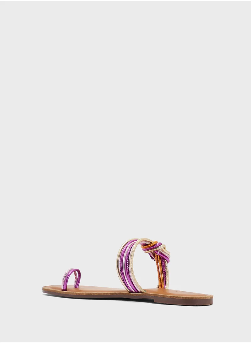 جينجر Casual Toe Post Sandal