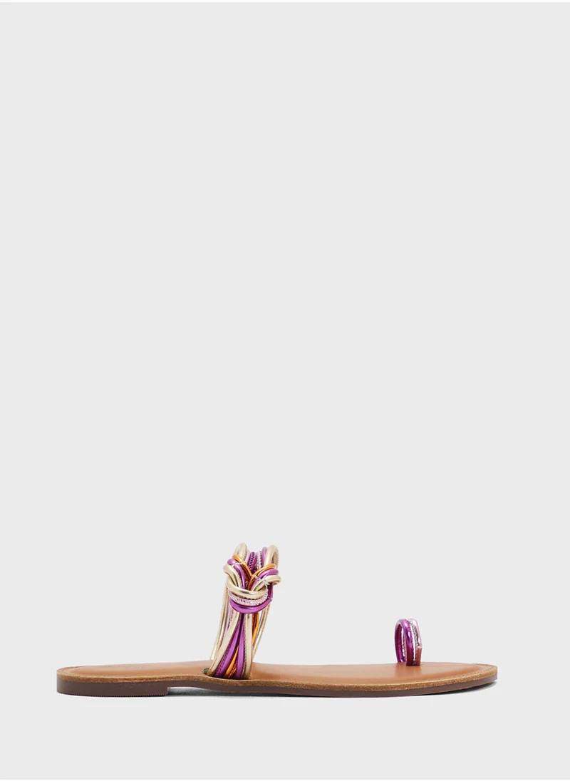 جينجر Casual Toe Post Sandal