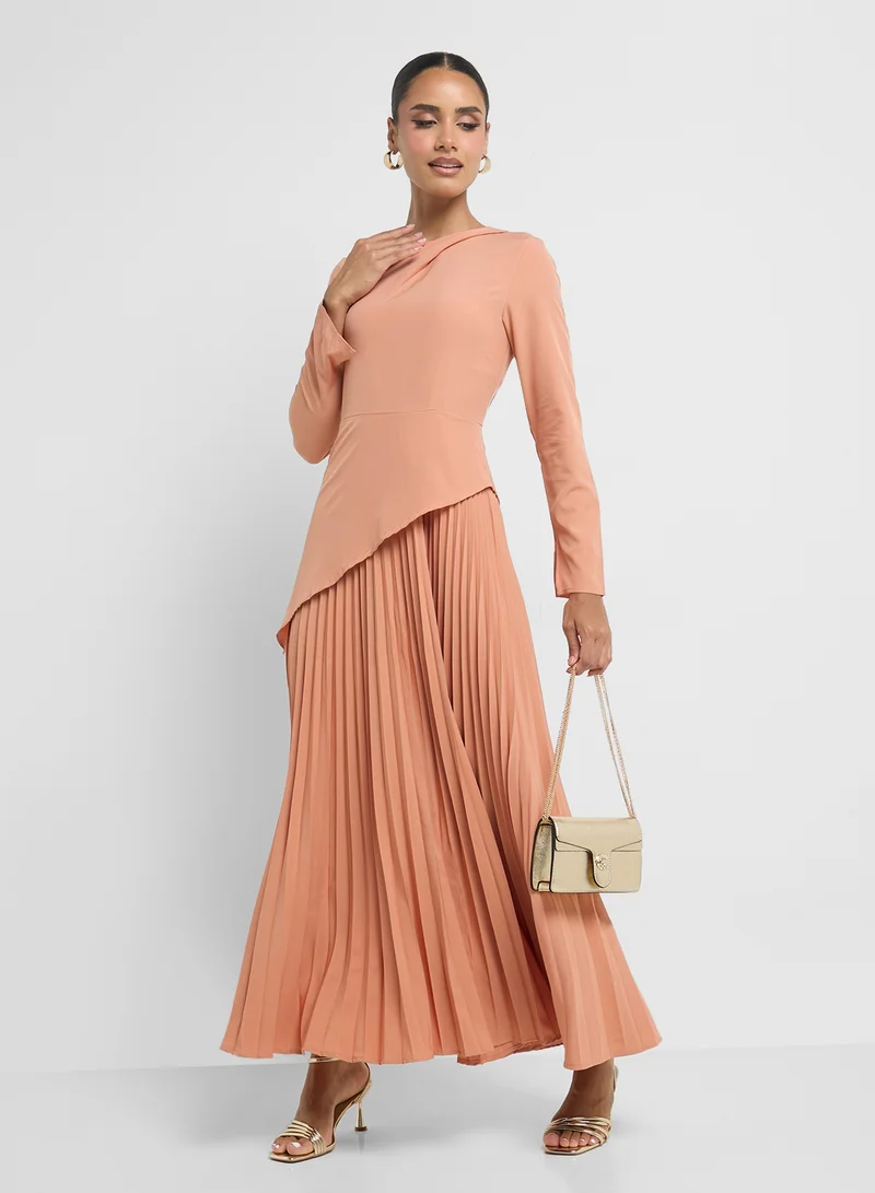 خزانة Pleated Maxi Dress