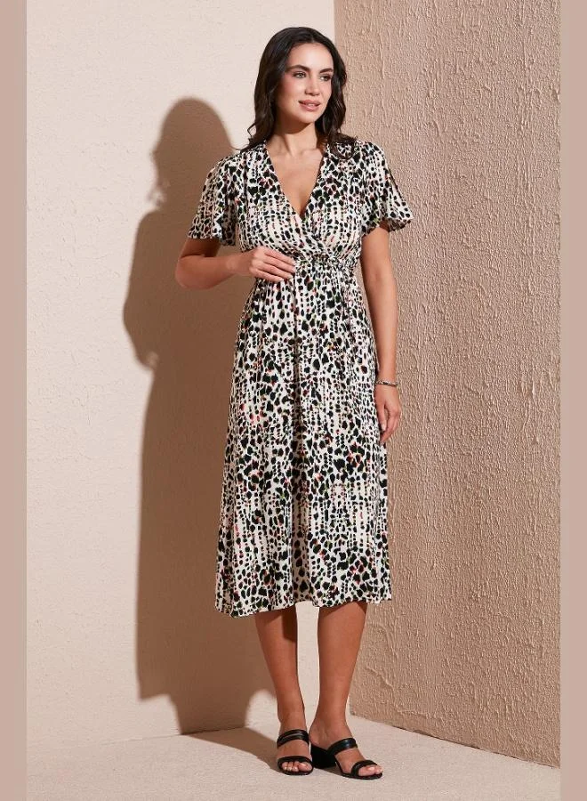 ليلا فستان ميدي ليلا بقصة قياسية وياقة على شكل حرف  بنقوش وتفاصيل ربطة للنساء