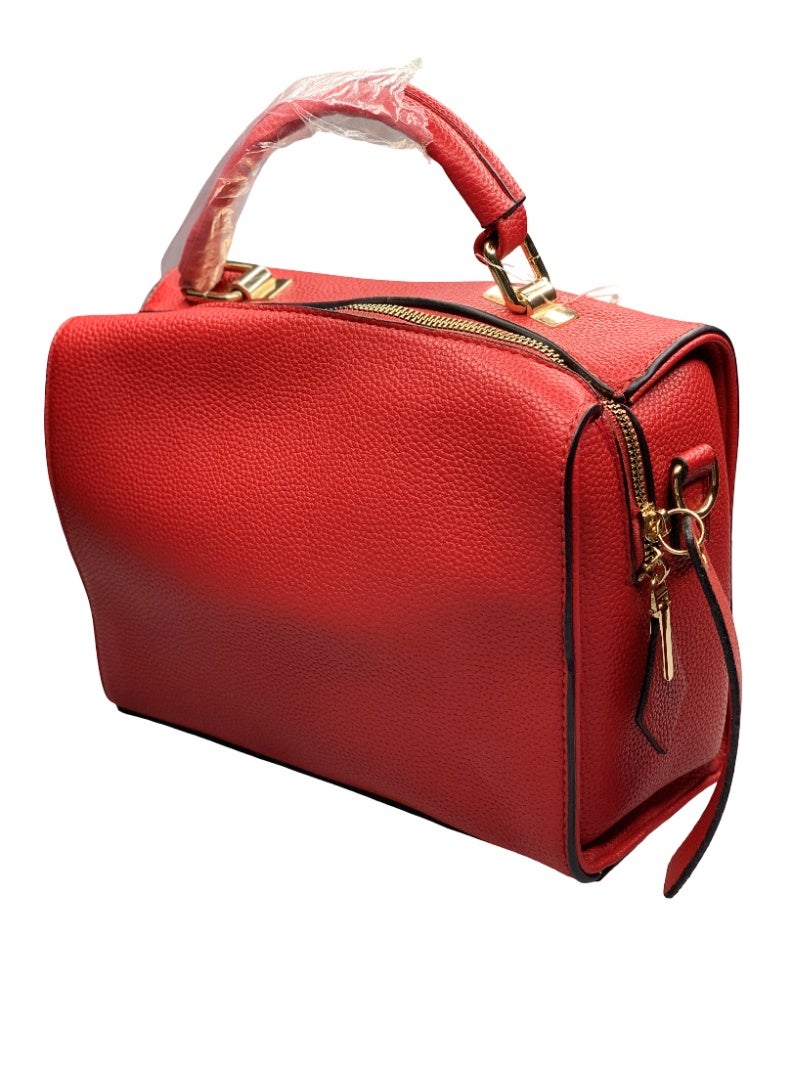 Influence Germany Elegant Red Structured Handbag – Timeless Design with Gold Accents - Image 3