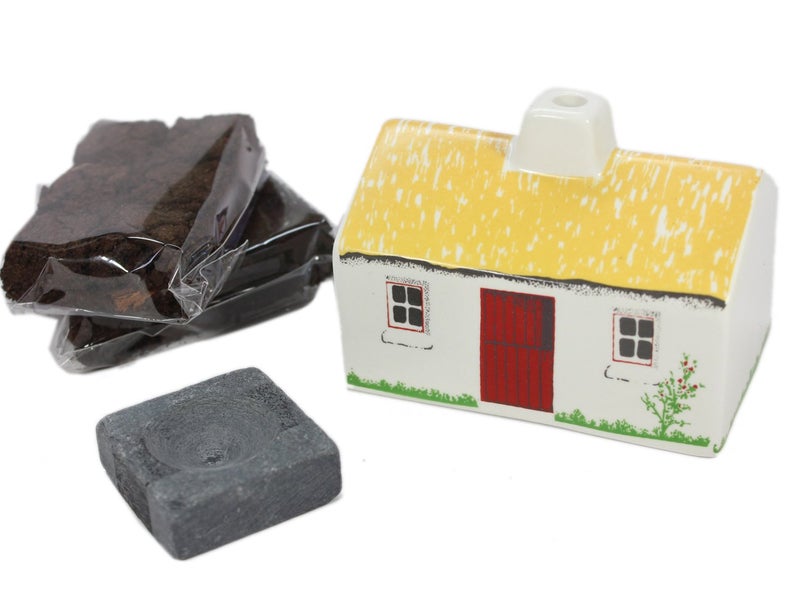 The Gifted Hand Irish Shopper Turf Peat Incense Ceramic Cottage Gift Boxed Irish Ireland - Image 1