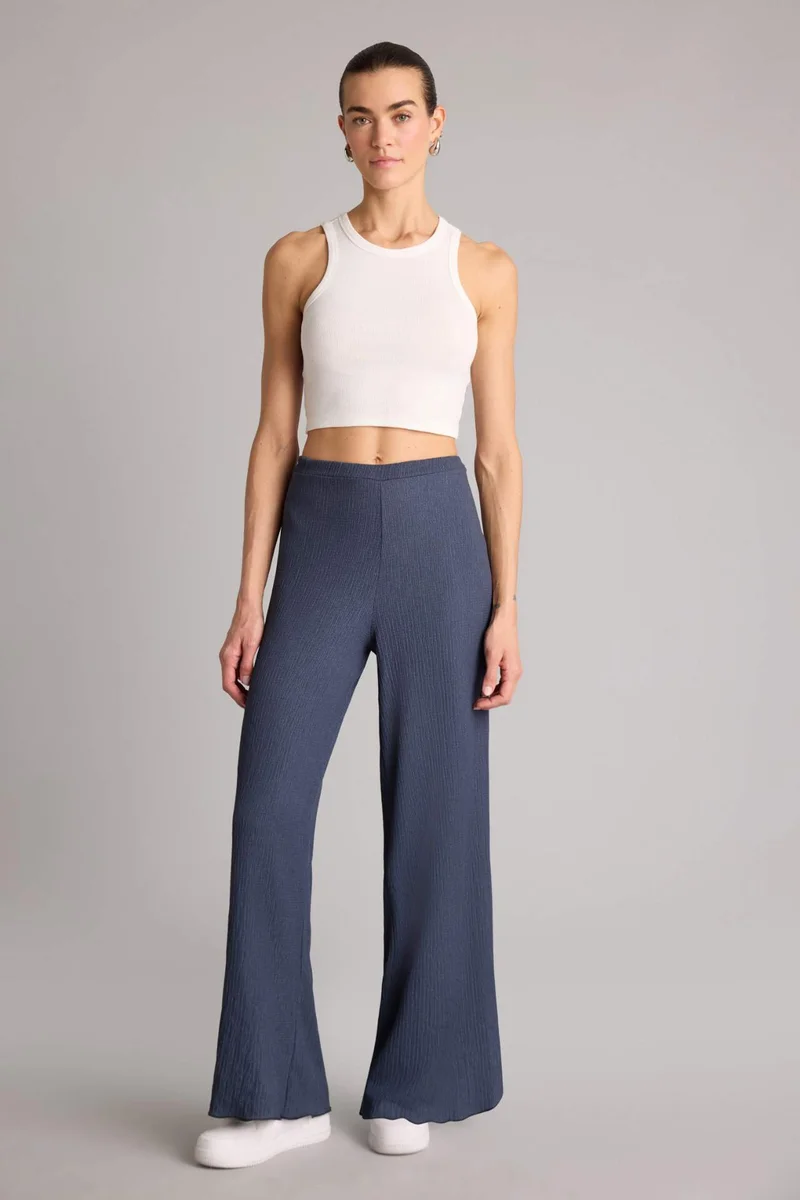 ديفاكتو Wide Leg Crinkle Trousers