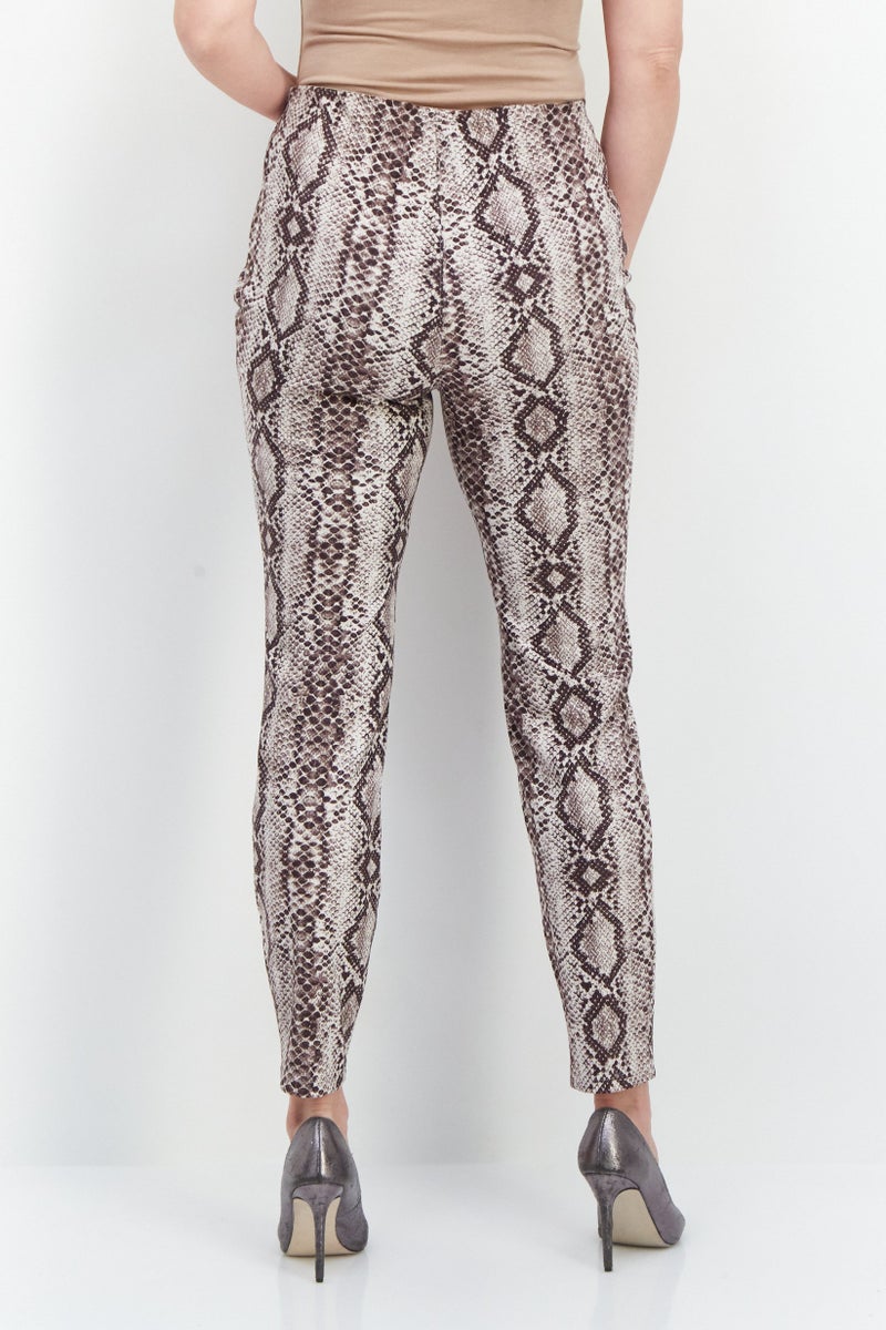 GUESS سروال طباعة حيوانية مناسب للنساء، بني/بيج - Image 4