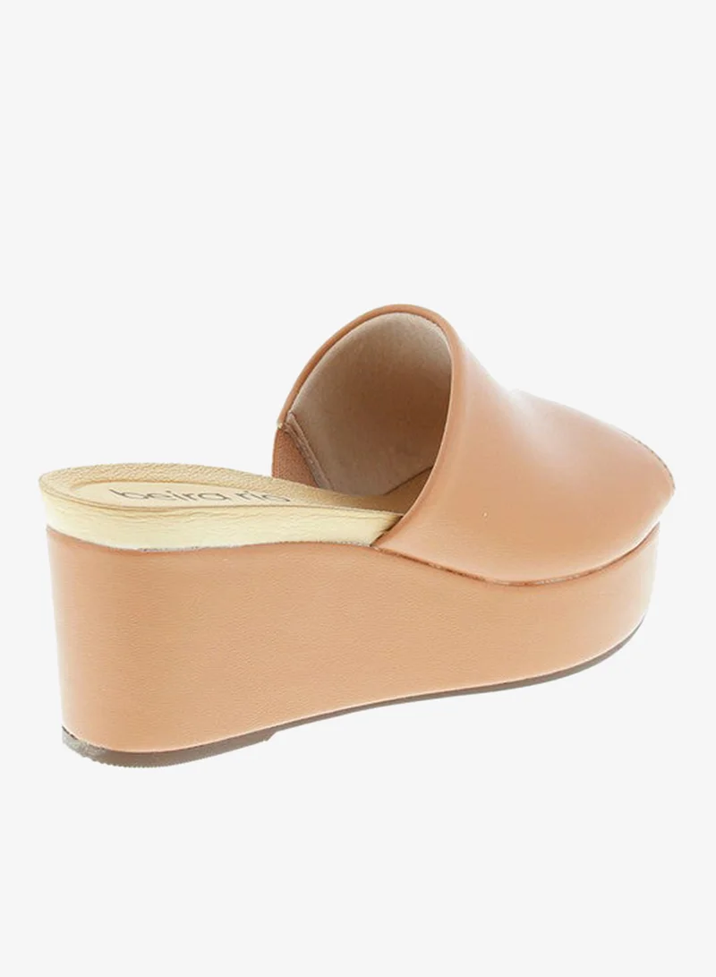 Beira Rio Nude Flat Sandals for Women – Stylish Ladies Flat Sandals & Comfortable Flat Slippers for Women | Best Price UAE