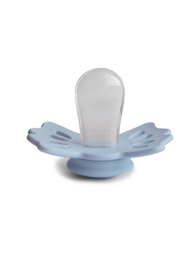 فريج لهاية فريج لاكي المتناسقة المصنوعة من السيليكون الناعم والحريري للأطفال | صُنعت في الدنمارك | خالية من مادة BPA (لون رمادي فاتح/أزرق فاتح، من عمر 0-6 أشهر) - Image 1