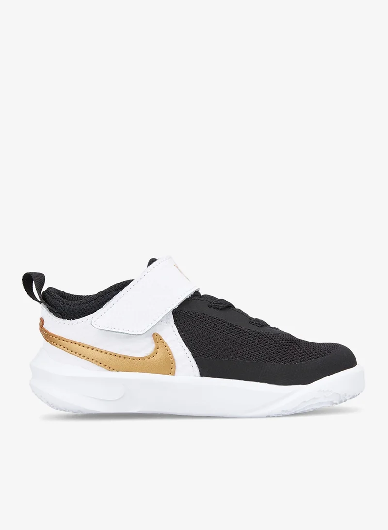 Nike Kids' Team Hustle D 10 Shoe