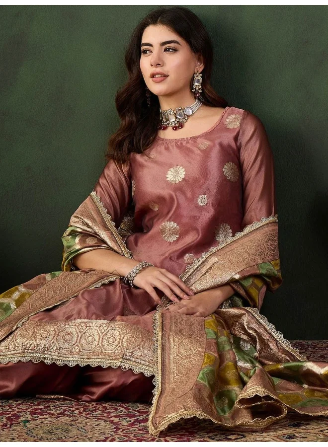 أيه كيه إس Mauve Banarasi Jacquard Kurta Set With Heavy Jacquard Dupatta