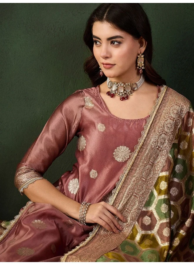 أيه كيه إس Mauve Banarasi Jacquard Kurta Set With Heavy Jacquard Dupatta