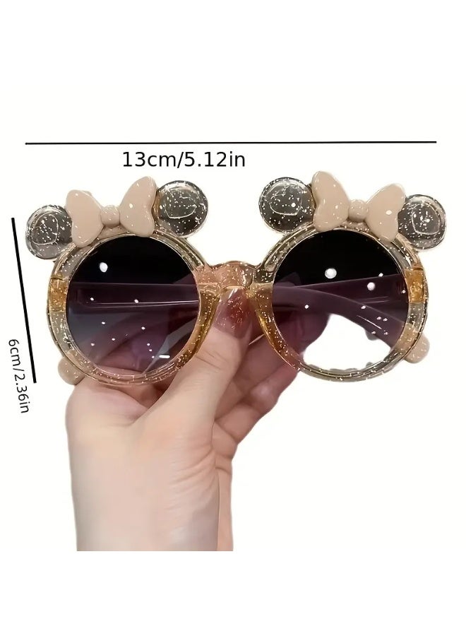 سينت هاوس طقم نظارات ديزني فاشون ميكي وميني - تصميم كرتوني أنيق بإطار بنفسجي ووردي، وعدسات، مثالي لعيد الفصح وعيد الحب والمواليد | هدية مثالية للعائلة والأصدقاء أو الشركاء للاستخدام اليومي (يشمل جرابًا للنظارات) ونظارات شمسية - Image 2