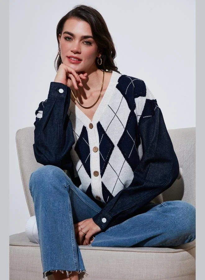 ليلا كارديجان نسائي ليلا بنقوشات بقصة عادية وفتحة رقبة على شكل  وأزرار