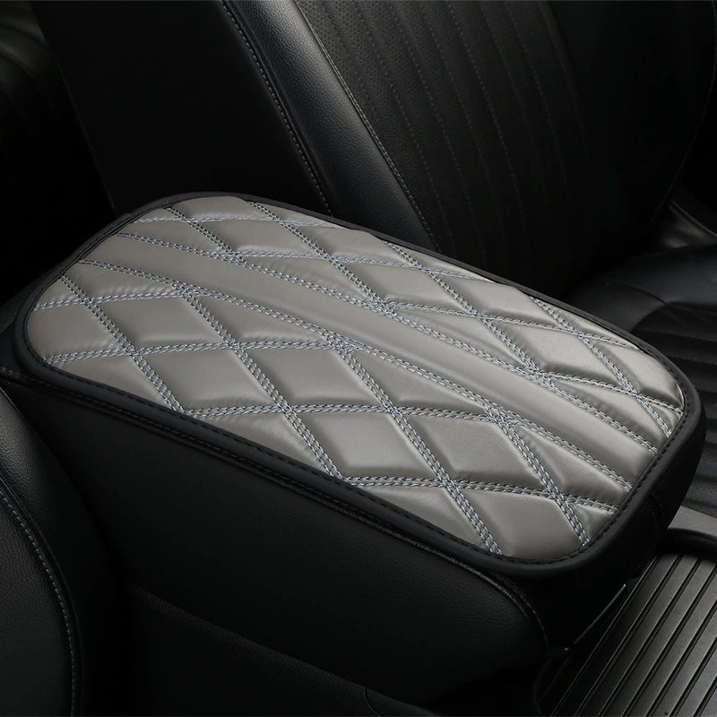 Premium Nappa leather with soft, delicate and tough texture, premium armrest box pad. - Image 3