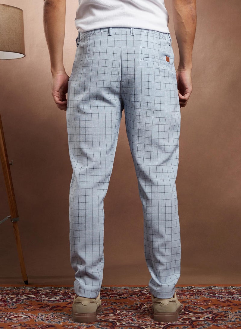 Campus Sutra Campus Sutra Men's Cloud Grey Graph Tailored Trousers For Casual Wear | Mid-Rise | Regular Fit | Button Closure | Trousers Crafted With Comfort Fit For Everyday Wear  - Image 5