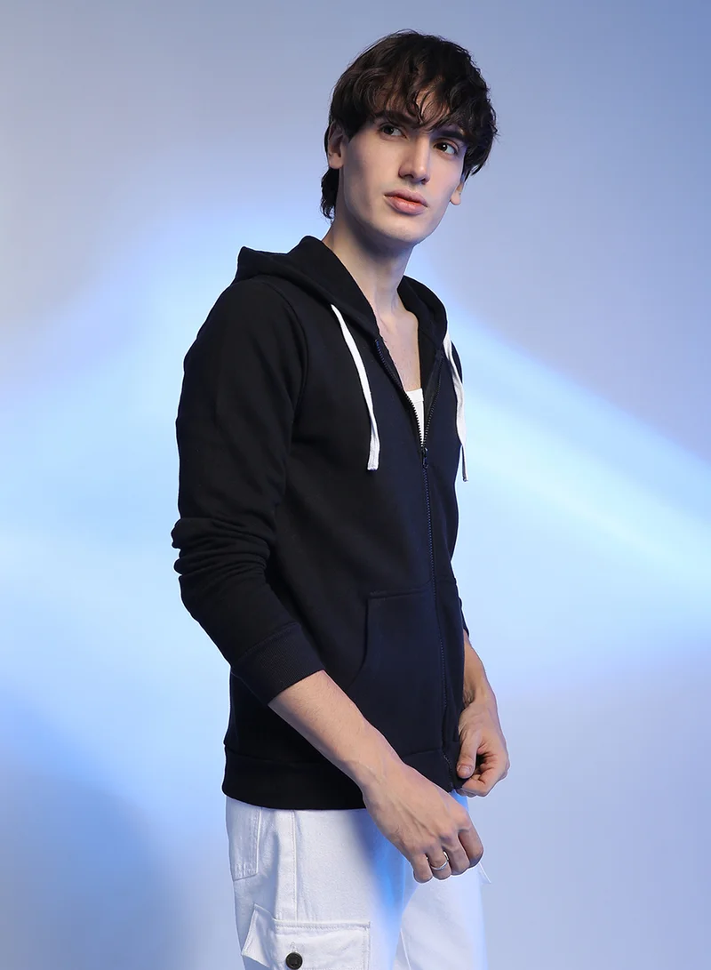 كامبوس سوترا Men's Black Zip-Front Hoodie With Contrast Drawstring