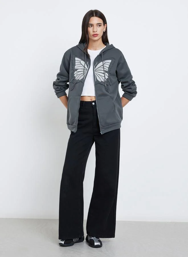 ستايلي هودي واسع مزخرف بفراشة