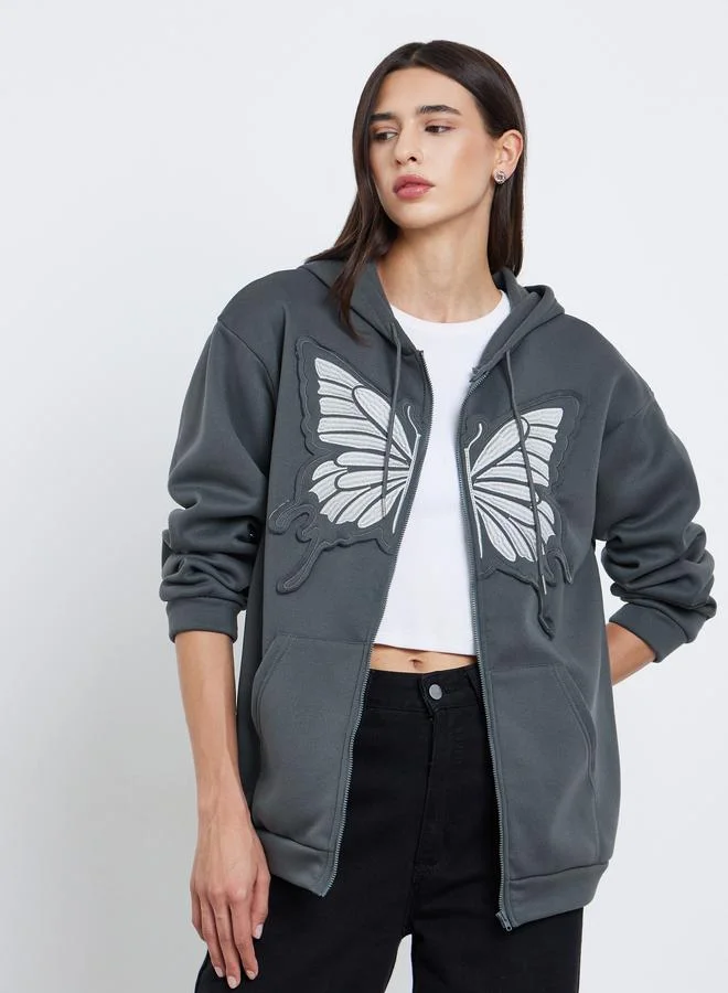 ستايلي هودي واسع مزخرف بفراشة