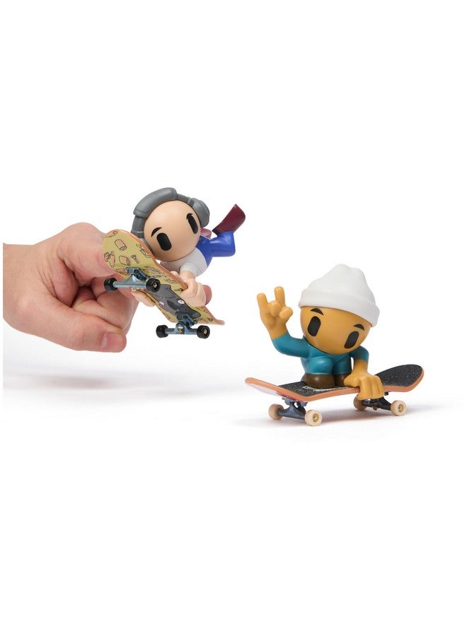Tech Deck Sk8 Crew, 2-Pack Exclusive Fingerboards with Assistive Figures, Collectible and Customisable Mini Skateboards, Kids’ Toys for Ages 5 and up (Styles May Vary) - Image 3
