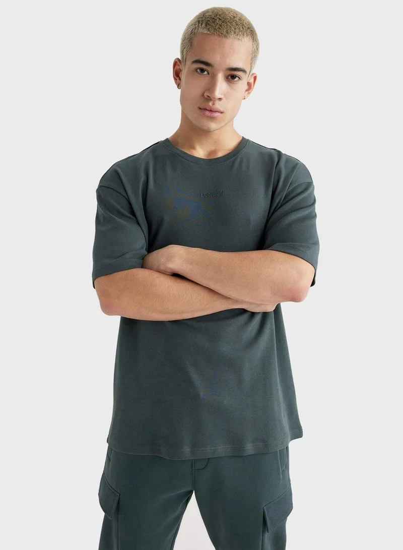 DeFacto  Man Comfort Fit T-Shirt for Men | Best Price UAE