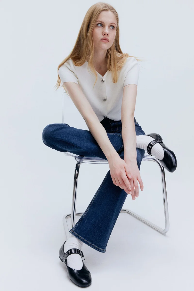 اتش اند ام جينز بحافة واسعة وخصر عالي