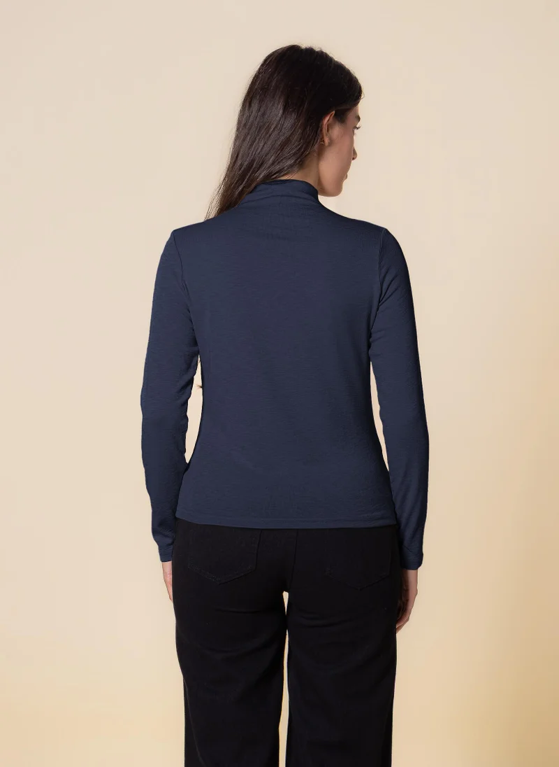 شايبس بلوزة بياقة عالية من الكتان الناعم