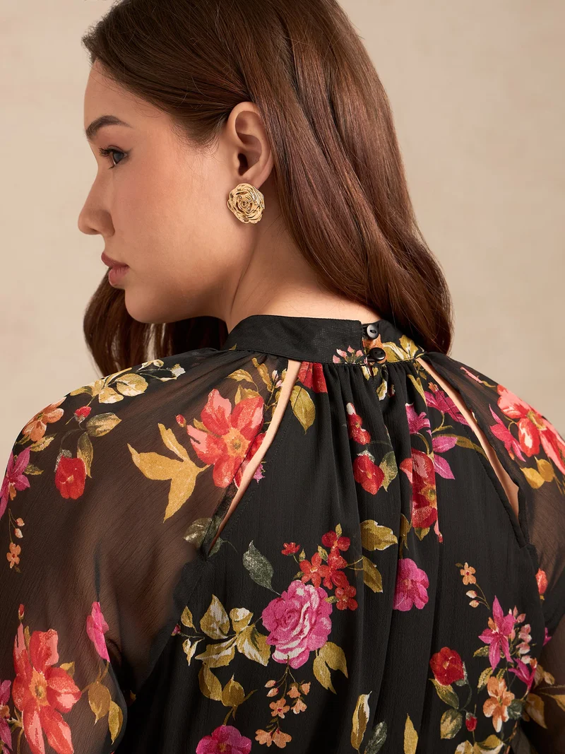 أوجيدر بلوزة مطبوعة بالزهور سوداء بخصر كشكش